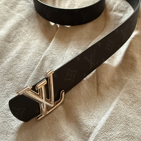 Louis Vuitton Silver Buckle Black Belt - Picture 1 of 4